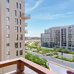 Beautiful Huge Apt I Fully- Furnished