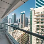 Urban Caves - Modern Apartment Steps From The Walk Jbr