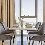 Fully Furnished I Lagoons View I District One