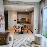 Stay By Latinem Luxury 1Br Holiday Home Cvr B2810 Near Burj Khalifa