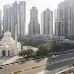 Spacious Place Near Dubai Mall, Fountains & Burj Khalifa