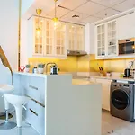 Veluxa - Designer 1 Bedroom With Sea View!