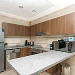 Charming Condo With Balcony In The Heart Of Jlt