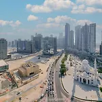 Everluxe Stylish Studio In Downtown Dubai