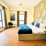 2Br Luxury Apartment Marina View