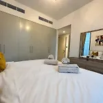 * Dweller * Dubai Family Tranquil Villa Sleeps 8