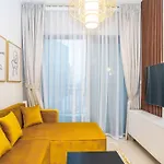 1Br In Business Bay With Beautiful Canal View!