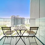Reposeful Studio At Azizi Riviera 4, Al Merkadh By Deluxe Holiday Homes