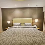 Luxury Paramount Hotel Apt D635