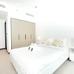 Mira Holiday Homes - Lovely 2 Bedroom In Business Bay