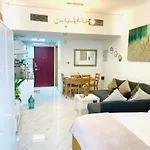 Diamond Crown - Studio Holiday Apartment In Dubai Marina