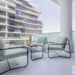 Studio In Loreto 1A, Damac Hills - Host & Stay