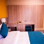 Six Seasons Hotel