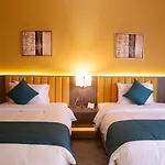Six Seasons Hotel