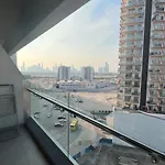 Studio Apartment 60 Sqm Skyline Veiw