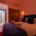 Waves Holiday Homes - Premium 1Br Apartment Overlooking Burj Khalifa