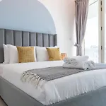 Heaven Crest Vacation Homes Dubai Marina - 4 Bedroom Suite With Marina View Near Jbr Beach, Free Parking, Wi-Fi, Gym And Pool