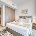 Sol Avenue - Luxury 1 Bedroom Apartment With Full Burj Khalifa View
