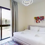 Primestay - Odora 3Br Villa, Damac Hills 2
