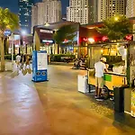 Lolo Beach Hostel