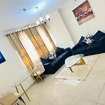 Luxurious & Fully Spacious 2 Bedroom Apt\'