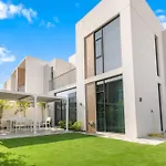 Keysplease Wonderful 4 B/R Home With Garden Arabian Ranches