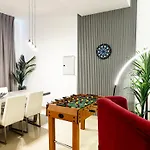 Luxurious 2 Bedroom With Iconic Marina & Arabian Sea View