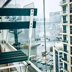 Luxurious 2 Bedroom With Iconic Marina & Arabian Sea View