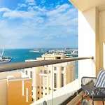 Lux The Dubai Eye Sea View Suite