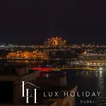Lux The Dubai Eye Sea View Suite