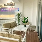 Stylish 3 Bedroom In Marina W/ Gorgeous View Near Metro