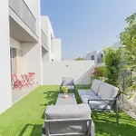 Stylish & Comfy 3 Bed Townhouse In Tilal Al Ghaf