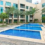 Boutique Living - Burj Views - Renovated