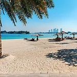 Seaside Serenity Residence Elegant 1Br Escape In Palm Jumeirah By La Buena Vida Holiday Homes