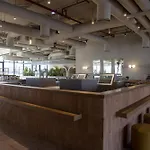 Executive 1 Bedroom At Upside Living, Business Travel Ready