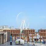 Homestar Deluxe Jbr Meditation & Wellness Hostel