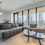 Spacious Apt With Spectacular Burj Khalifa Views