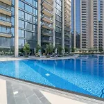 Spacious Apt With Spectacular Burj Khalifa Views