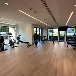 Full Burj Khalifa Views / 5 Min Walk From Dubai Mall / Designer Choice / 6 People / New Building