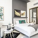 Business Bay Apartment With Stunning Views