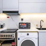 Business Bay Apartment With Stunning Views