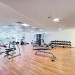 Enticing Space With Marina View Near The Beach!