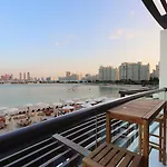 Livbnb Seaside Studio In Palm Jumeirah With Private Terrace And Direct Access To Nakheel Mall