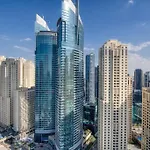 Delightful 1Br In Jbr With Beach Access