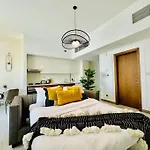 Chic Apt Hameni Tower, Jvc Bright With Pool View