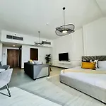 Chic Apt Hameni Tower, Jvc Bright With Pool View