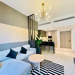 Luxury 1 Bedroom Apartment
