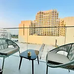Luxury 1 Bedroom Apartment