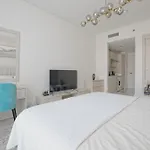 Luxury Studio, Seven Palm Residence-Palm Jumeirah