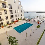 1Bdr Apartment In La Mer With Sea View